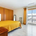 Seagull House - Ocean View Retreat With Pool *