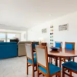 Seagull House - Ocean View Retreat With Pool Apartment