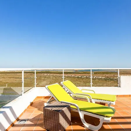 Daire Seagull House - Ocean View Retreat With Pool